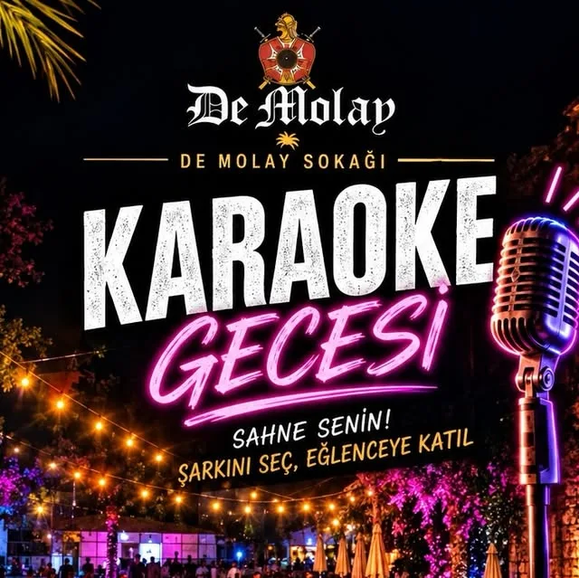 De Molay poster: 'Karaoke Gecesi' in white and neon pink with a glowing microphone over a night scene of string lights and palm trees; De Molay Sokağı; 'Sahne senin! Şarkını seç, eğlenceye katıl'