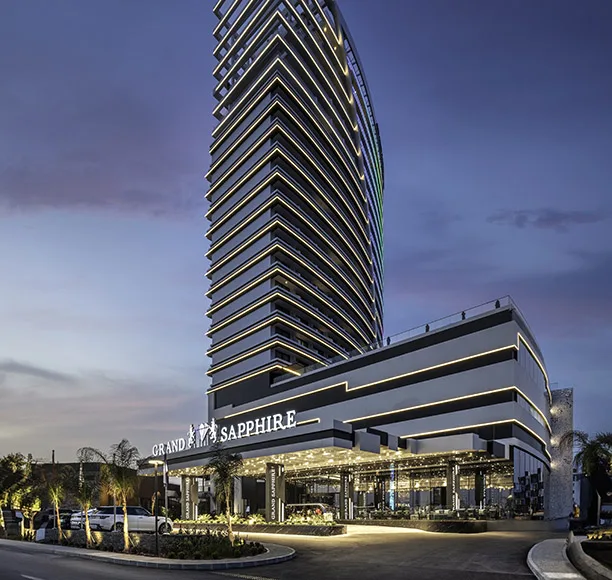 Grand Sapphire Resort tower at dusk, Long Beach, İskele