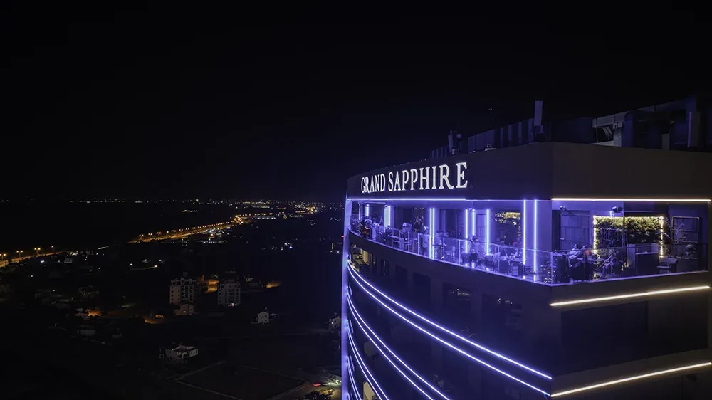 Skyline Lounge & Bar