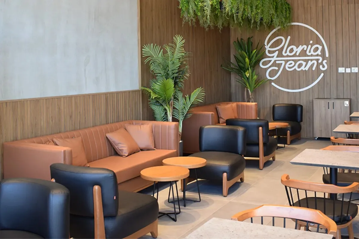Interior of Gloria Jean's Coffees Edremit